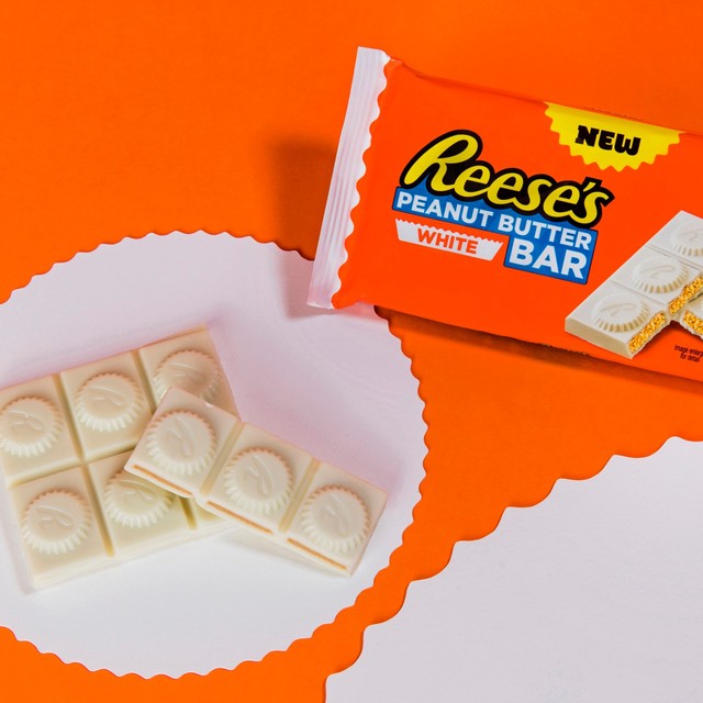 Reese's white chocolate peanut butter bar 90g, imported from the UK