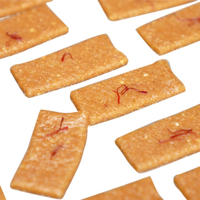 Lumara Kashmiri Roth wholewheat saffron shortbread, UK version