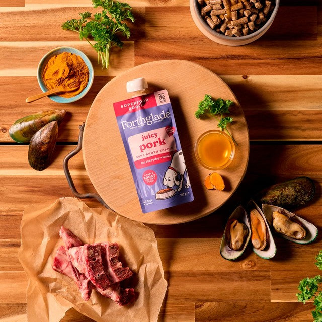 Forthglade bone broth topper for dogs, juicy pork (British brand)