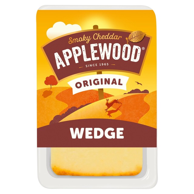 Ilchester Smoke Flavoured Applewood Cheddar 185g (British brand)