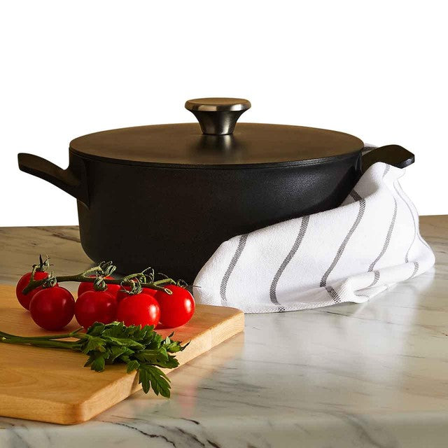 M&S cast aluminium casserole dish 3l, imported from the UK