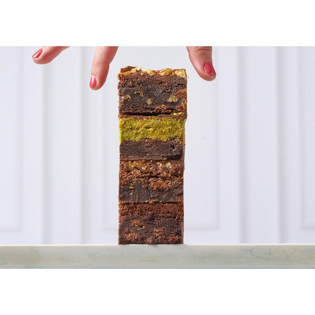 Lola's Cupcakes brownie selection box four flavours serves 4 - British product