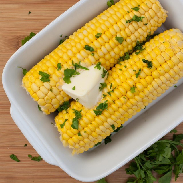 Ocado Corn on the Cob 2 per pack, imported from the UK