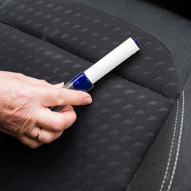 Korbond compact lint roller with 3 refills, imported from the UK