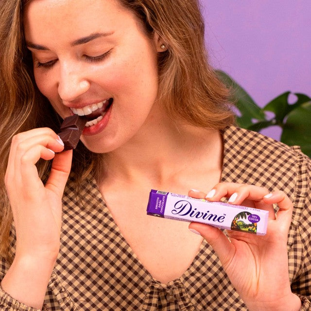 Divine 70% dark chocolate bar 35g - British product