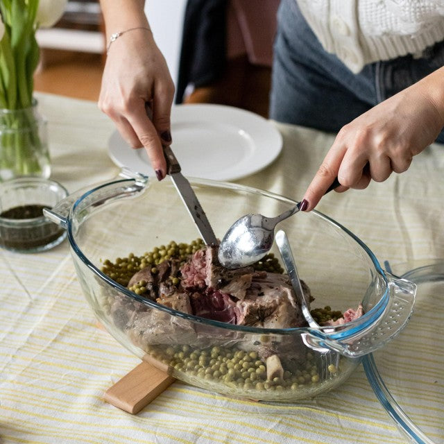 Pyrex Easy Grip casserole dish 5.8L, imported from the UK