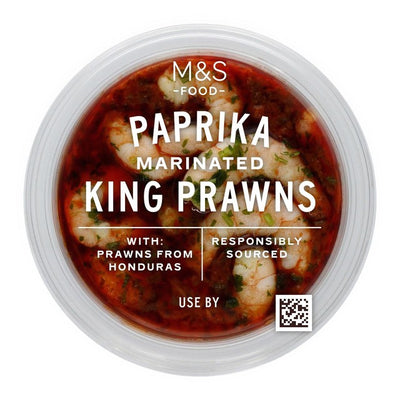 M&S Crevettes royales marinées au paprika M&S Fruits de mer cuits 140g- Acheter en ligne sur McGrocer