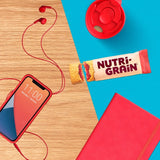 Kellogg's Nutrigrain strawberry cereal bars 6 pack, UK version