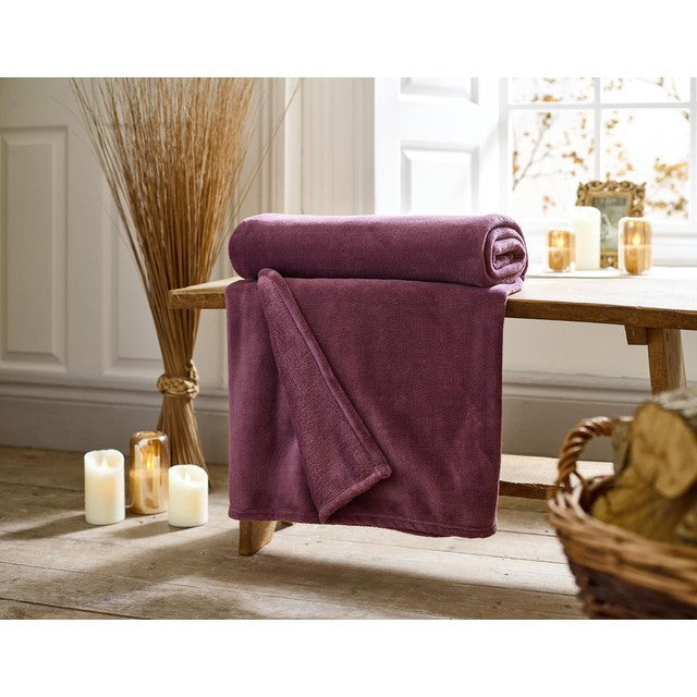Deyongs Snuggle Touch throw magenta 140 x 180cm - British product