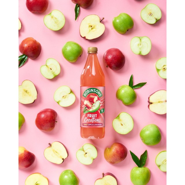 Robinsons apple & rhubarb squash 1L, imported from the UK