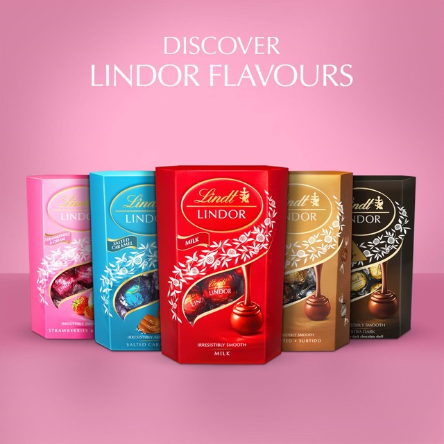 Lindt Strawberries & Cream chocolate truffles 200g, UK version