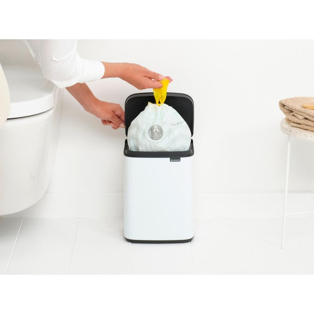Brabantia Bo white waste bin 4L - British product