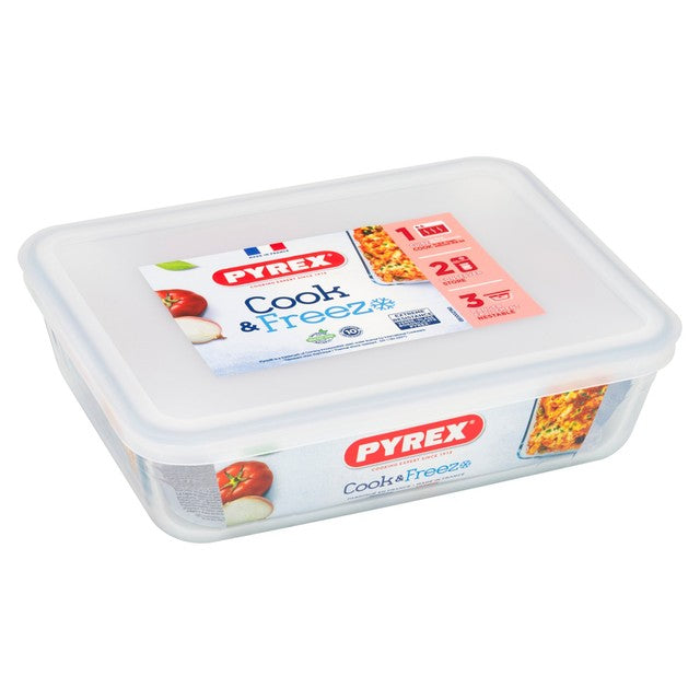 Pyrex Cook and Freeze Dish with Lid 1.5L, imported from the UK