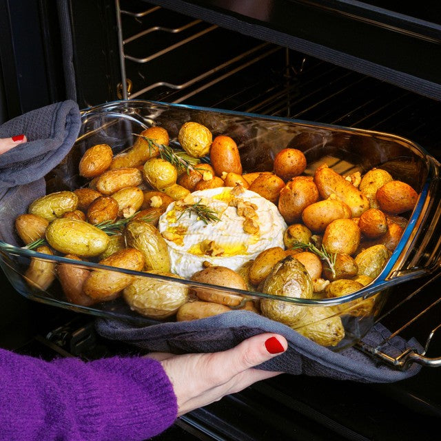 Pyrex Glass Roasting Tray 39cm, imported from the UK