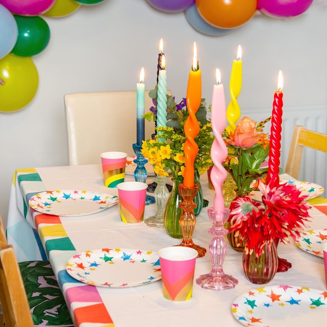 Talking Tables Rainbow paper party cups 8 pack, imported from the UK