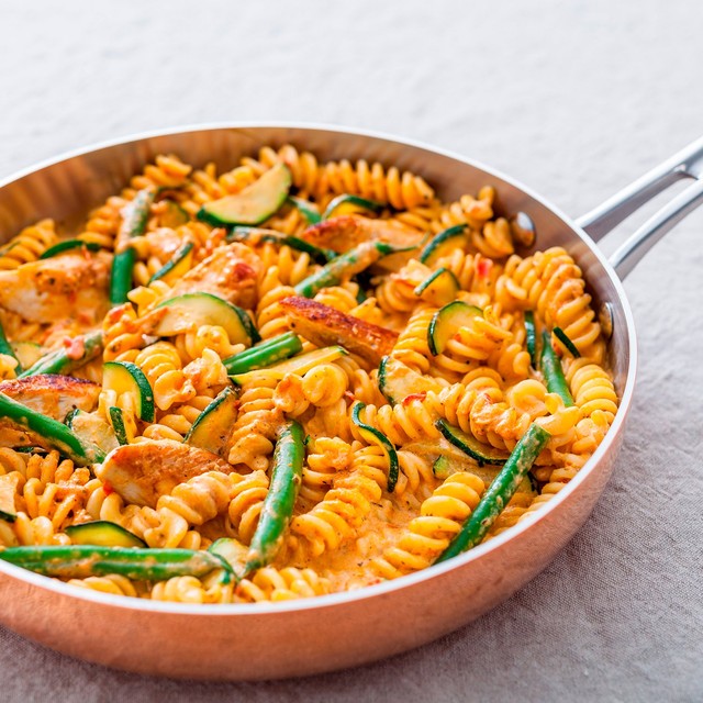 Sacla roasted pepper and crushed almond pesto 190g (British brand)