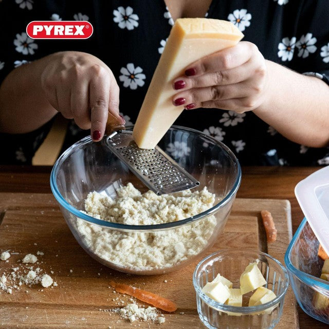 Pyrex glass mixing bowl 3L, imported from the UK