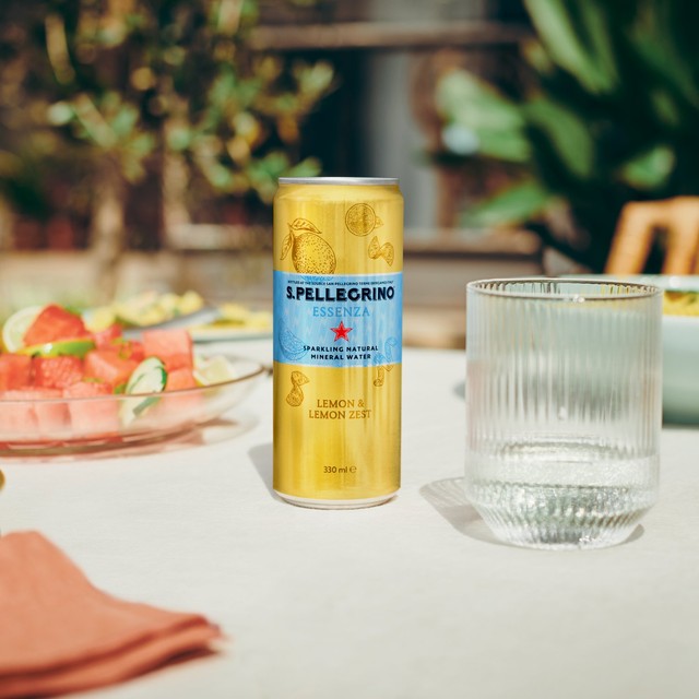 San Pellegrino Essenza Lemon Flavoured Sparkling Mineral Water 4 x 330ml (British brand)