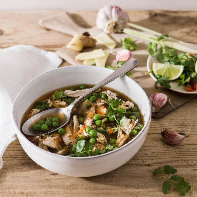 Daylesford Organic chicken bone broth with lemongrass and red chilli 500ml - British product