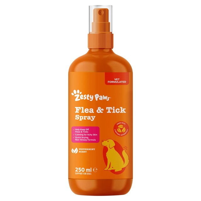 Zesty Paws flea and tick spray for dogs - British product