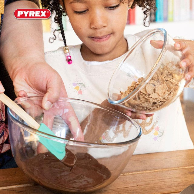 Pyrex glass mixing bowl 1L, imported from the UK