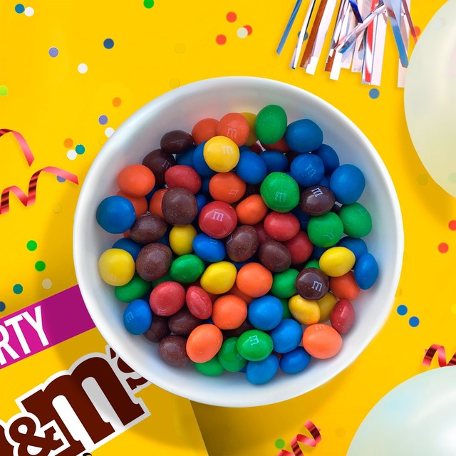 M&M's Crunchy Peanut Milk Chocolate 800g Bag, imported from the UK