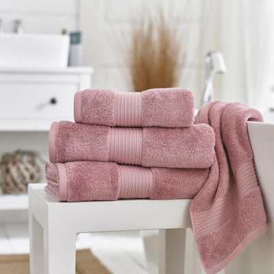 Serviettes de toilette Bliss 650gsm Deyongs M&S Blush 2 paquets - Achetez en ligne chez McGrocer