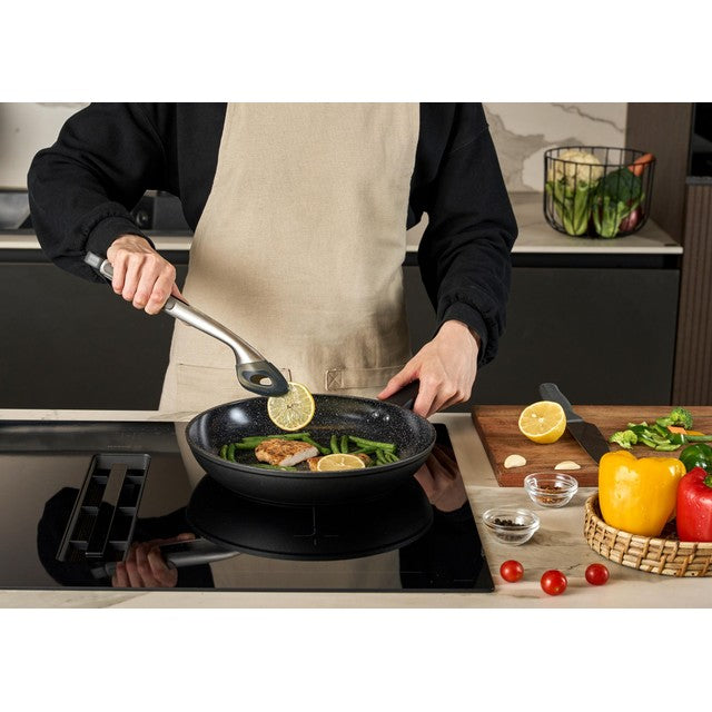 Zyliss Ceramic 28cm frying pan (British brand)