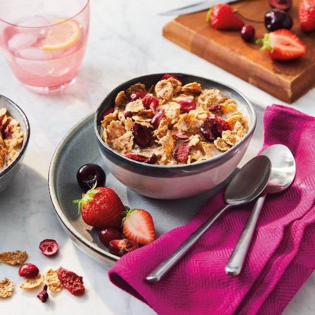Kellogg's Special K breakfast cereal Red Berries 330g, UK version