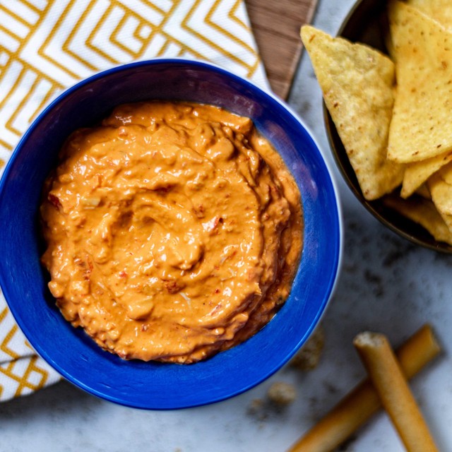 M&S VIVA Buffalo Chicken Dip 170g, imported from the UK