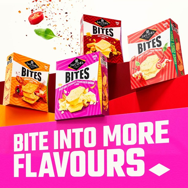 Jacob's Bites Red Leicester cracker bites 125g, UK version