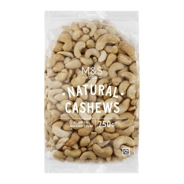 M&S natural cashew nuts 750g - British product