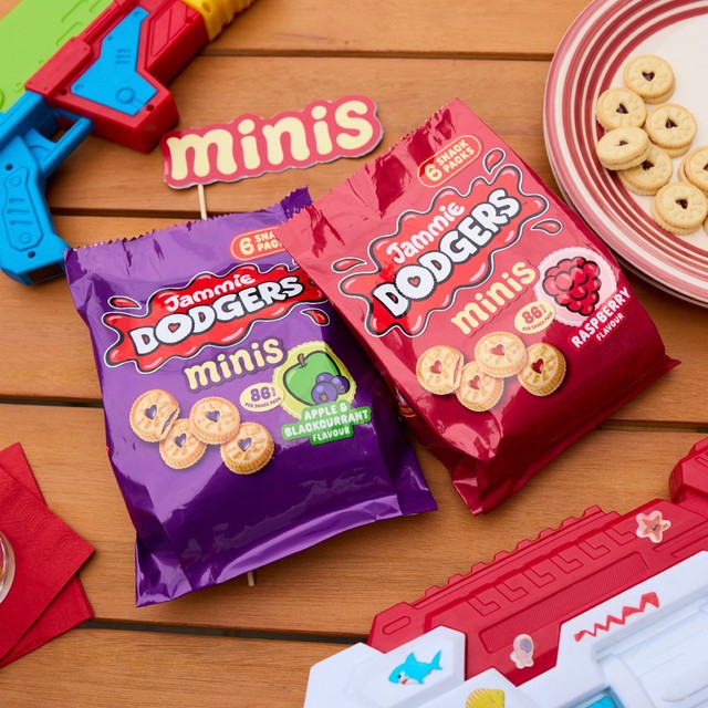 Jammie Dodgers Raspberry Shortcake Biscuits Minis 6 x 20g, UK version