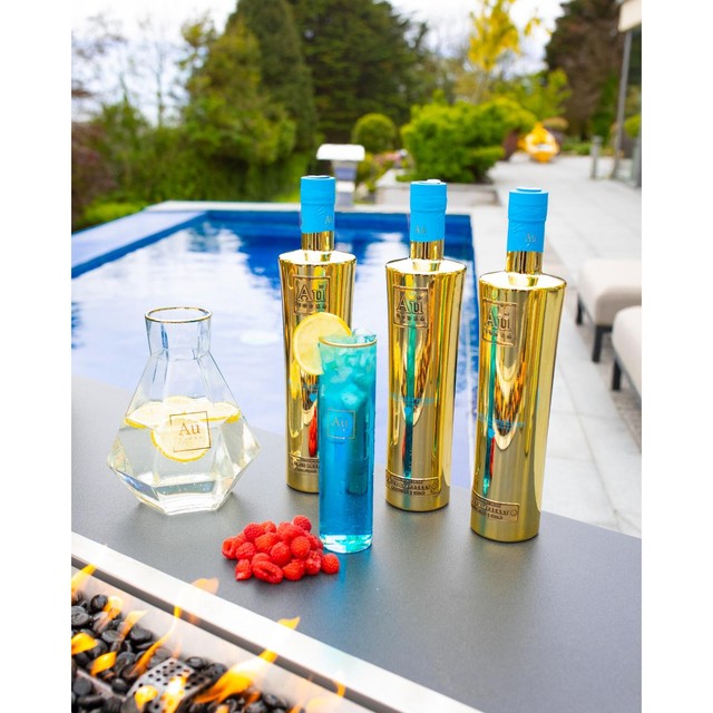 Au Vodka Blue Raspberry flavoured vodka 70cl - British product