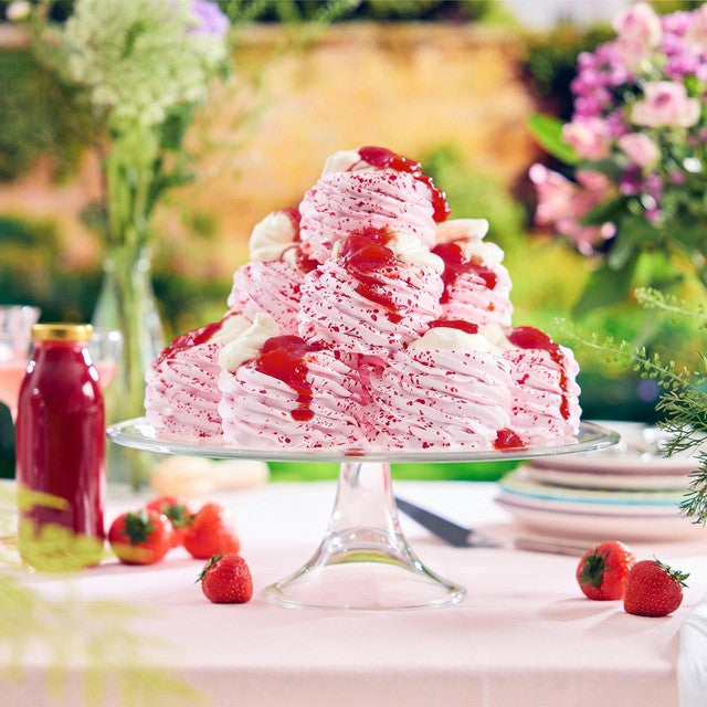 The Glorious Mess strawberry meringue nests 4 x 30g (British brand)