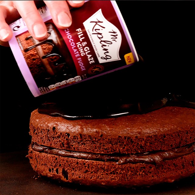 Mr Kipling chocolate fudge icing for cakes - British product