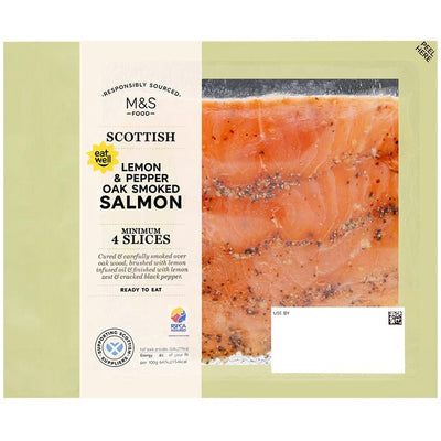 شرائح سلمون مدخن بنكهة الليمون والفلفل من M&S Caledonian Gold مدخن على خشب البلوط 100 جرام