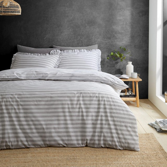 Turner Bianca frill stripe single duvet set (British brand)
