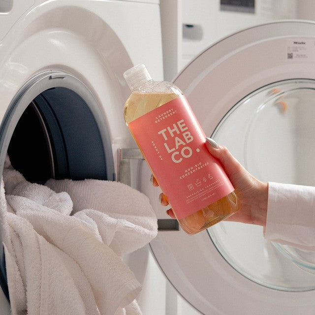The Lab Co. energising non-bio laundry detergent 1L (British brand)