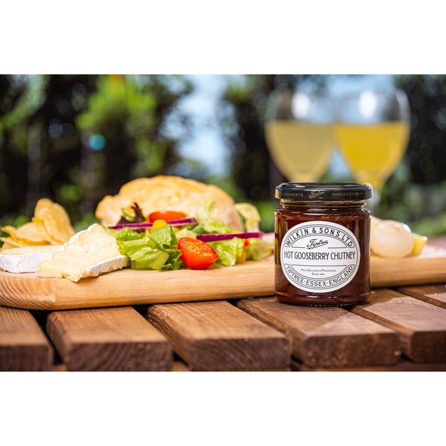 Tiptree hot gooseberry chutney 230g (British brand)