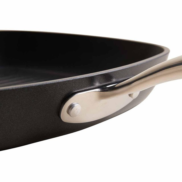 M&S non-stick griddle pan 26cm black, imported from the UK