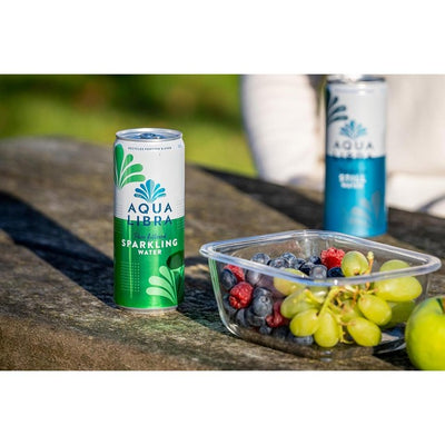 M&S Aqua Libra Kullsyreholdig Vann 24 x 330ml Bokser - Kjøp online på McGrocer