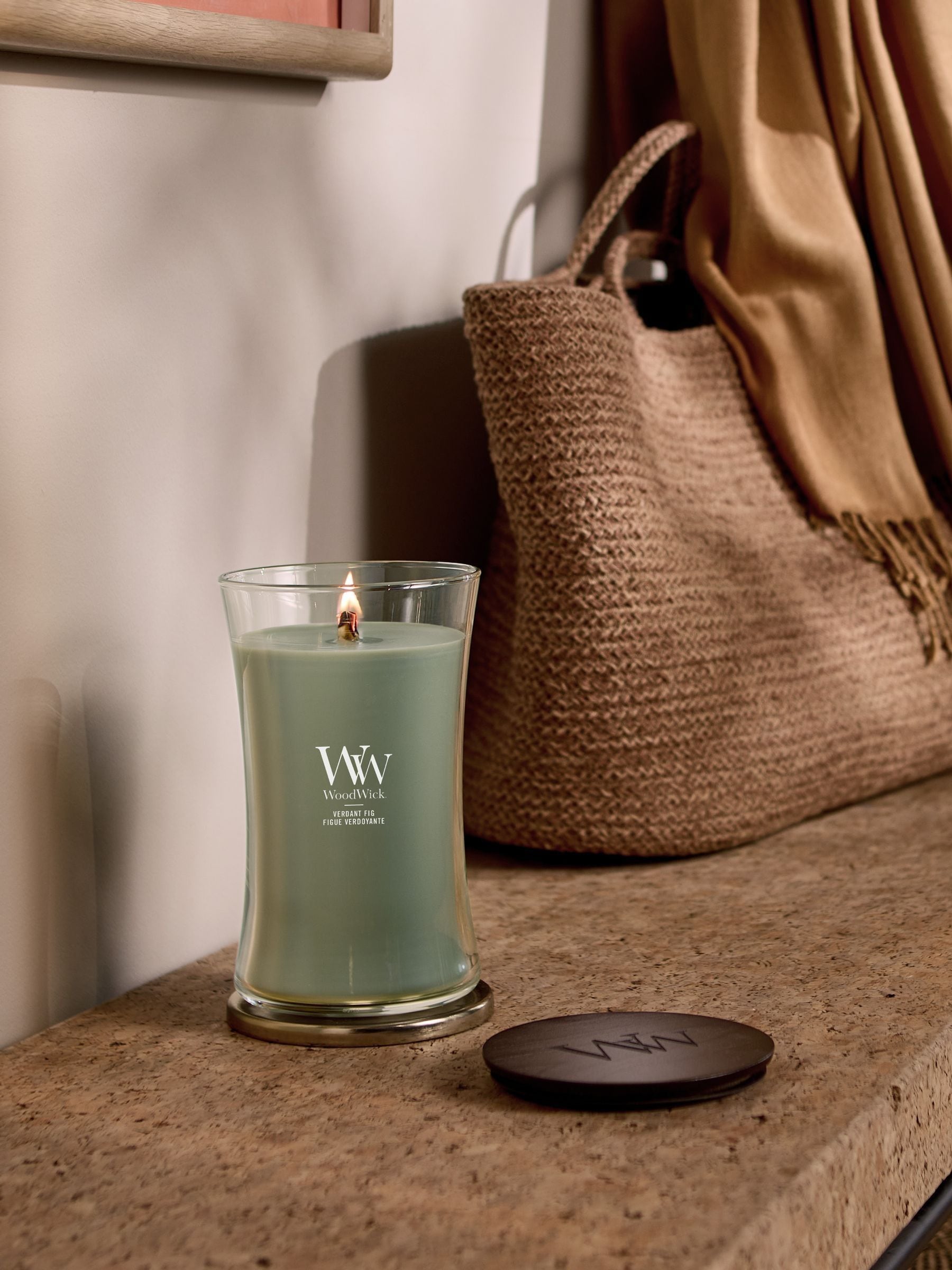 Woodwick medium hourglass candle, UK version