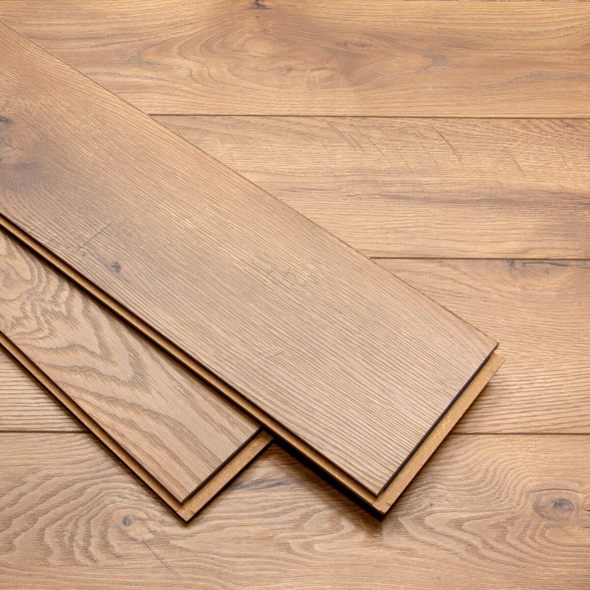 Golden Select Woodland Oak laminate flooring (British brand)