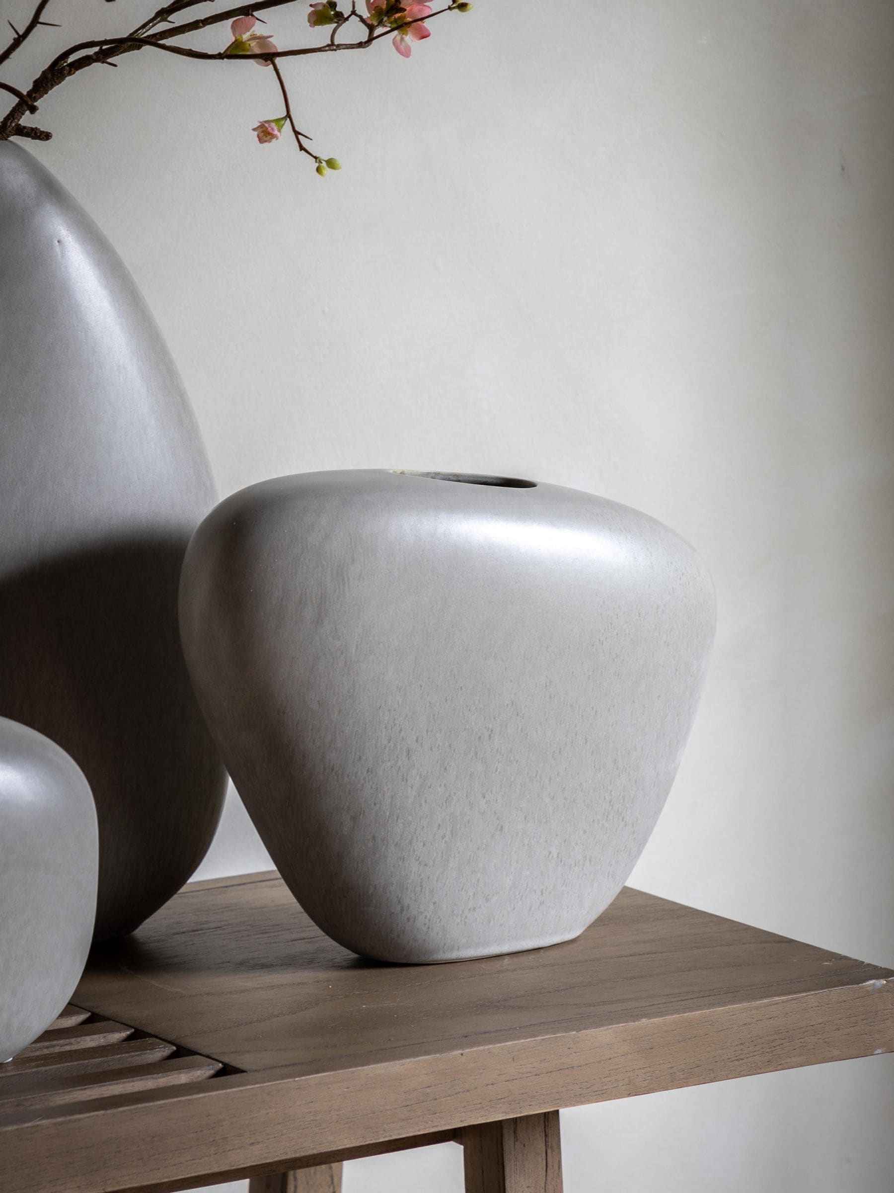 Gallery Home grey Adelanto pebble vase stoneware (British brand)