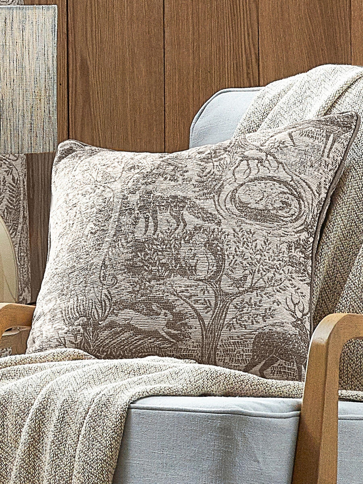 Furn Emerald Green Winter Woods Chenille Cushion