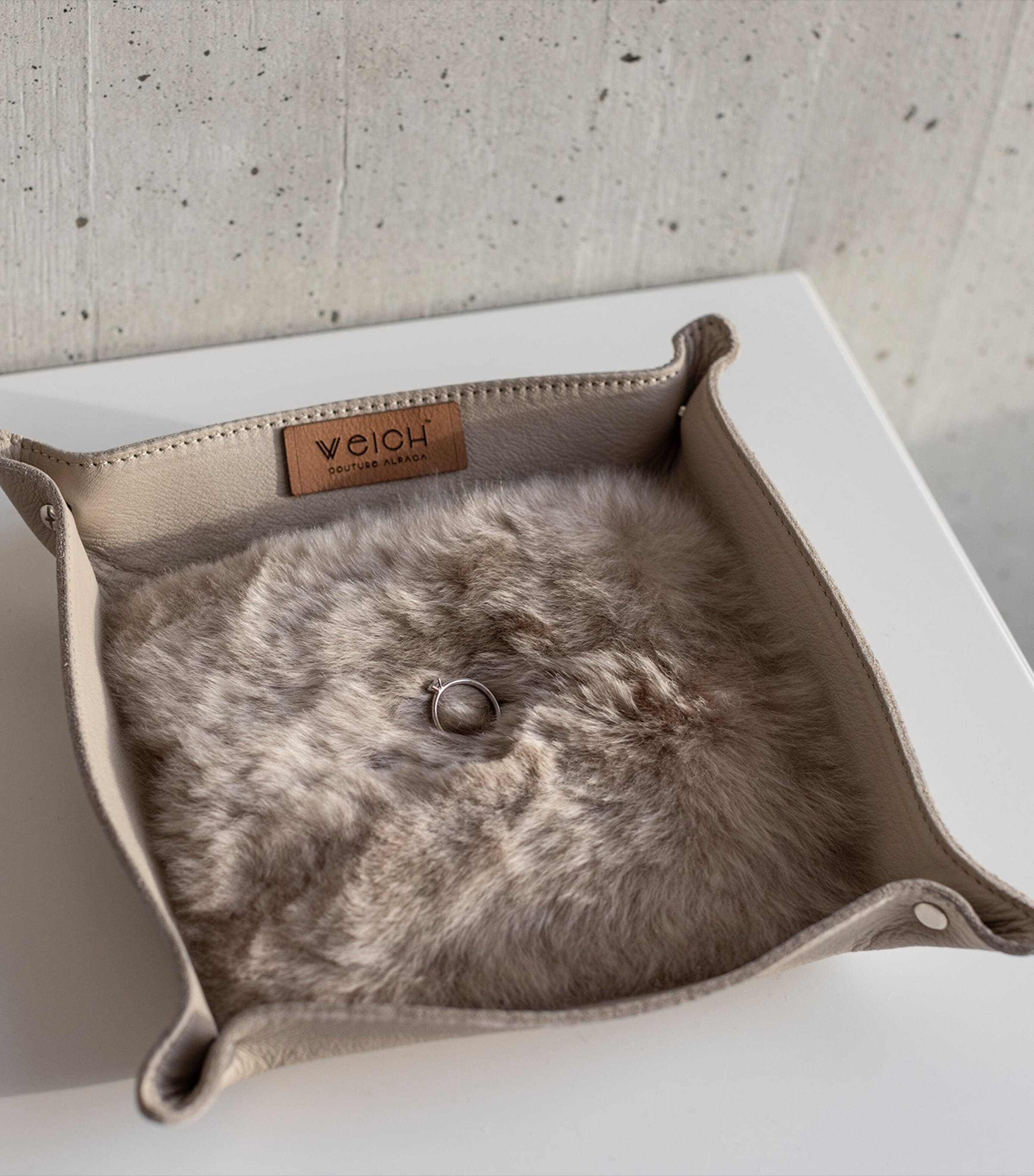 Weich alpaca wool and leather catchall tray 20cm x 20cm (British brand)