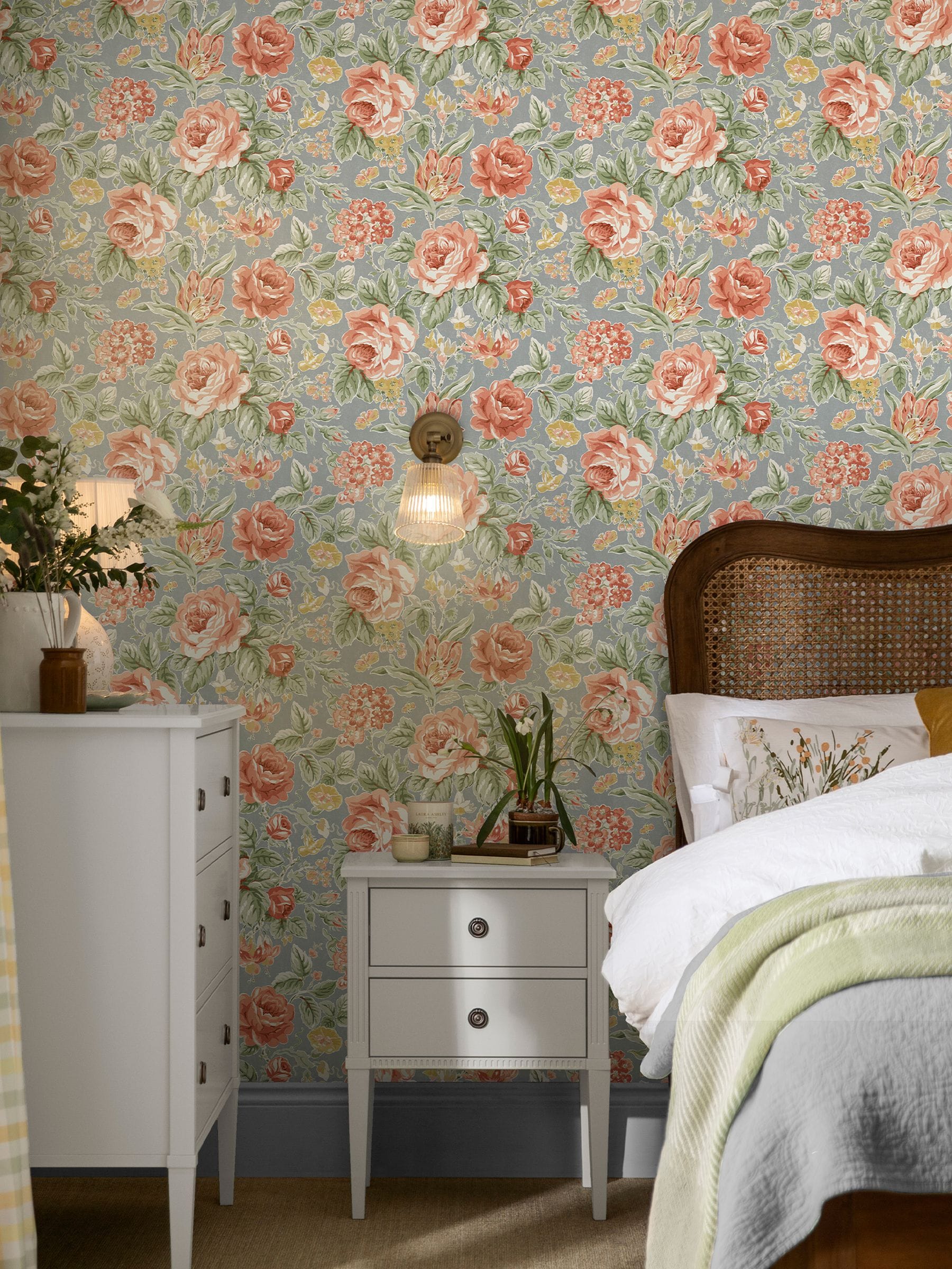 Laura Ashley Wild Roses wallpaper 10m, imported from the UK