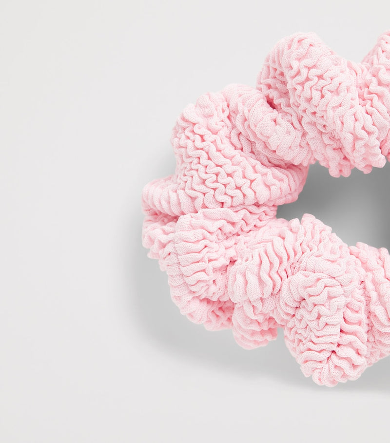 Hunza G Crinkle Scrunchie im charakteristischen Crinkle-Stoff - Britisches Produkt