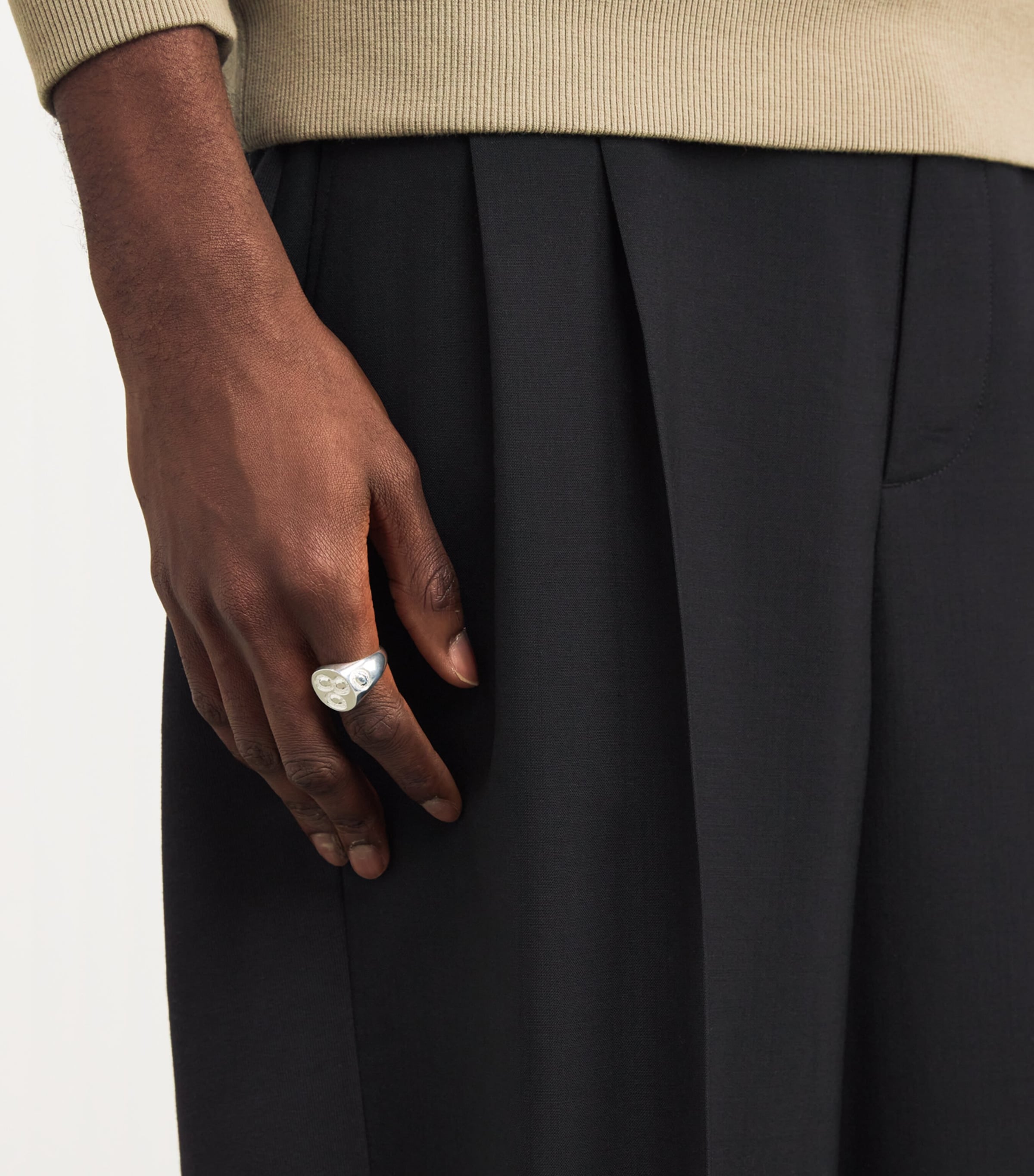 Bleue Burnham Oval Chloroplast Impression signet ring, imported from the UK